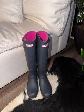 Navy Blue Hunter Rain Boots with Pink Lining